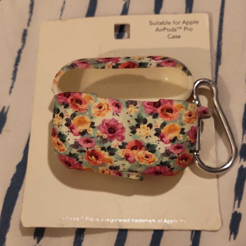 NWT! AIR POD Pro Case